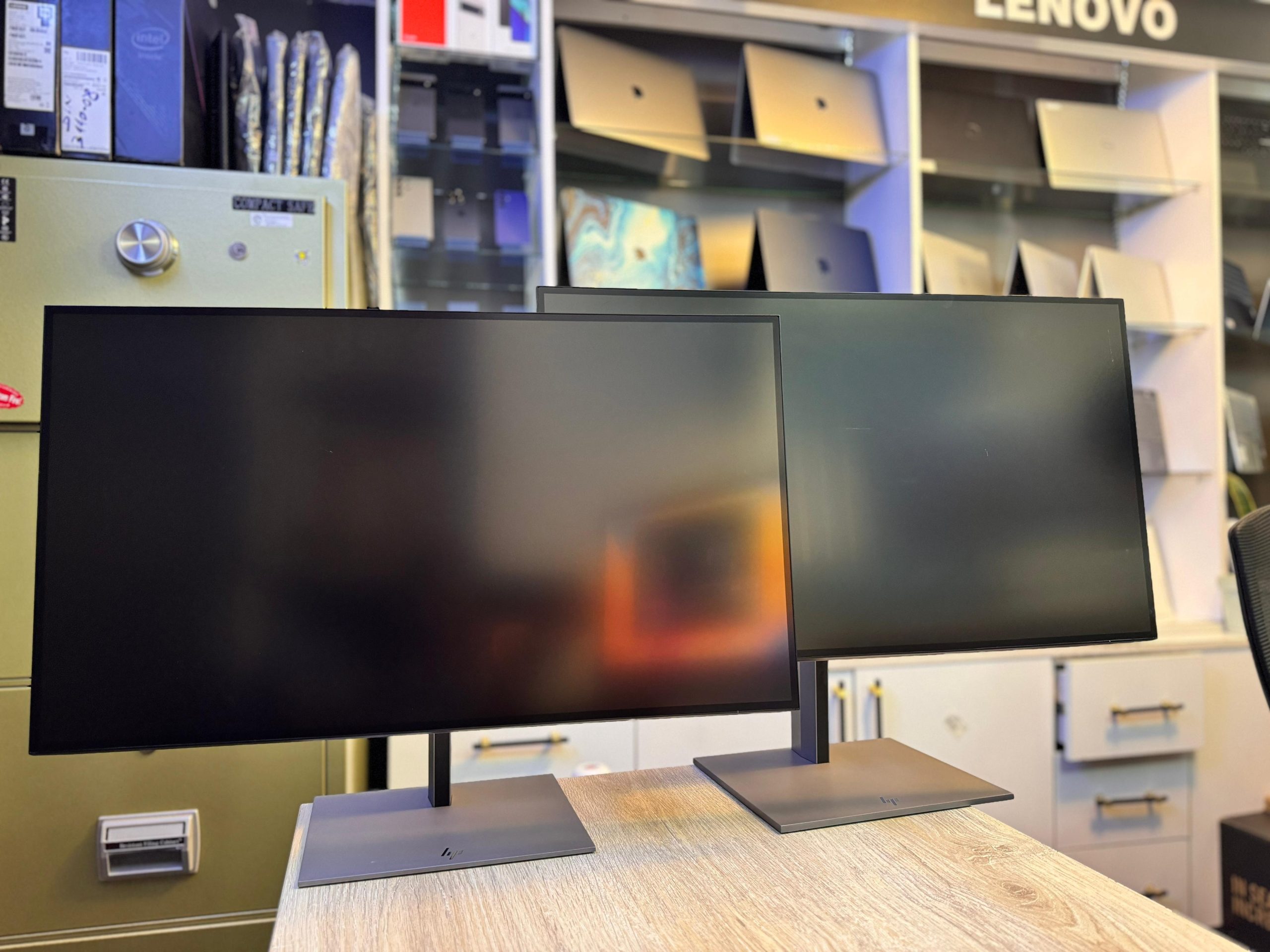 HP Z3 27 inch Display IPS LED-Lit Monitor