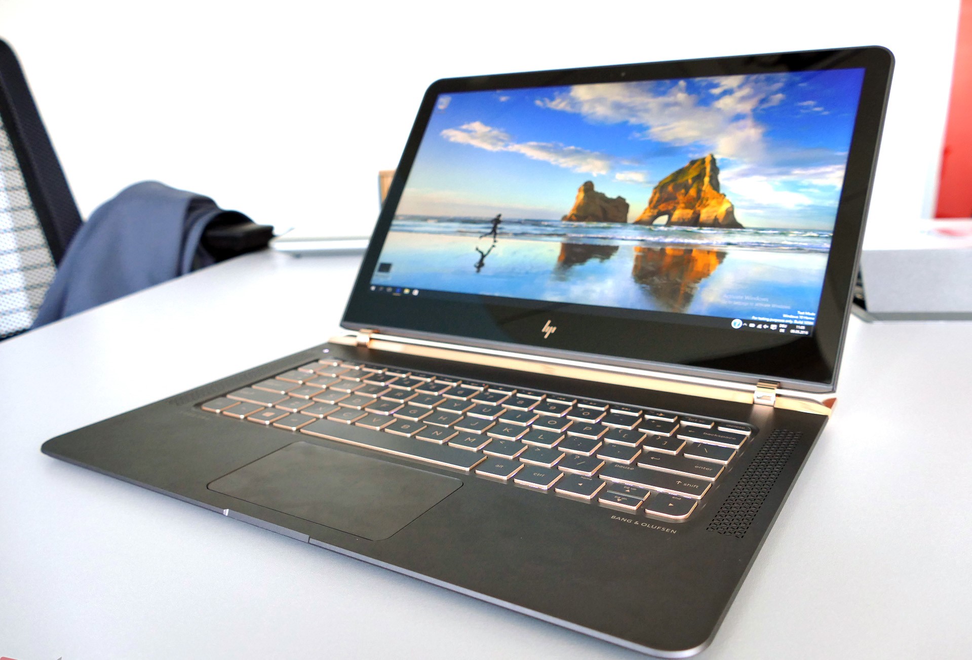 HP Spectre NoteBook 13 core i7 7th gen 256GB SSD/8GB intel UHD graphics - Image 4
