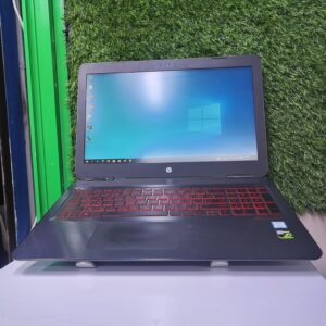 OMEN by HP Laptop  NVIDIA GeForce GTX 1050, 4GB Dedicated Graphics Card  Intel(R) HD Graphics 630, 8GB Integrated  Core i7 -7700HQ