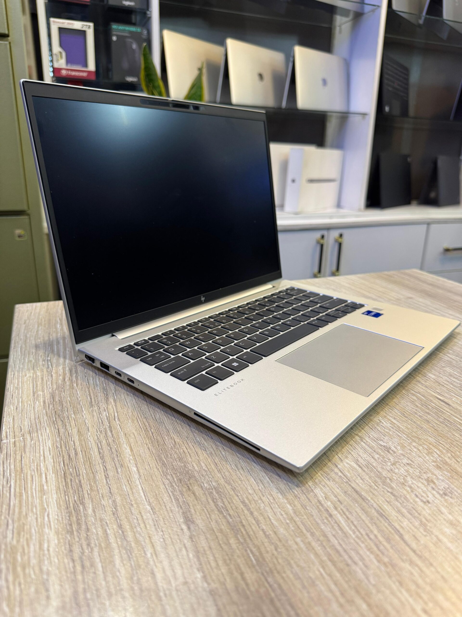 HP EliteBook 840 G9 Intel Core i7-1255U 10-Core Upto 4.7Ghz 16GB of DDR5 RAM 1TB PCIe M.2 SSD 14" FHD IPS Display Integrated Intel Iris Xe Graphics
