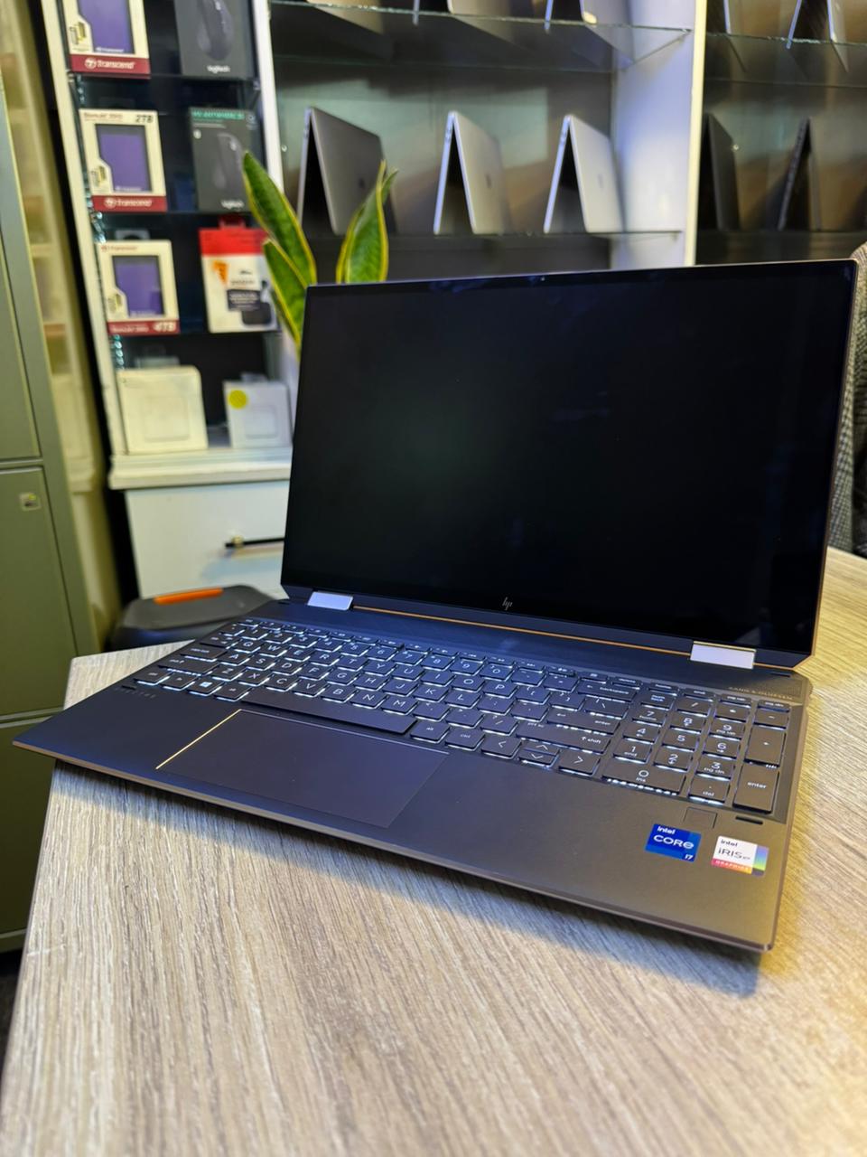 HP Spectre X360 15.6 Inch 4K UHD Touch-Screen 512GB SSD + 16GB Optane 1.8GHz i7 2-in-1 Laptop (16GB RAM, Quad-Core i7-10510U, GeForce MX330, Windows 10 Home)